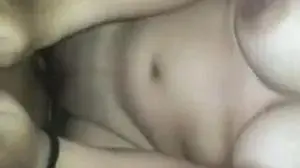 Gadis Semok Cantik Pasrah Goyang Kasur Crot